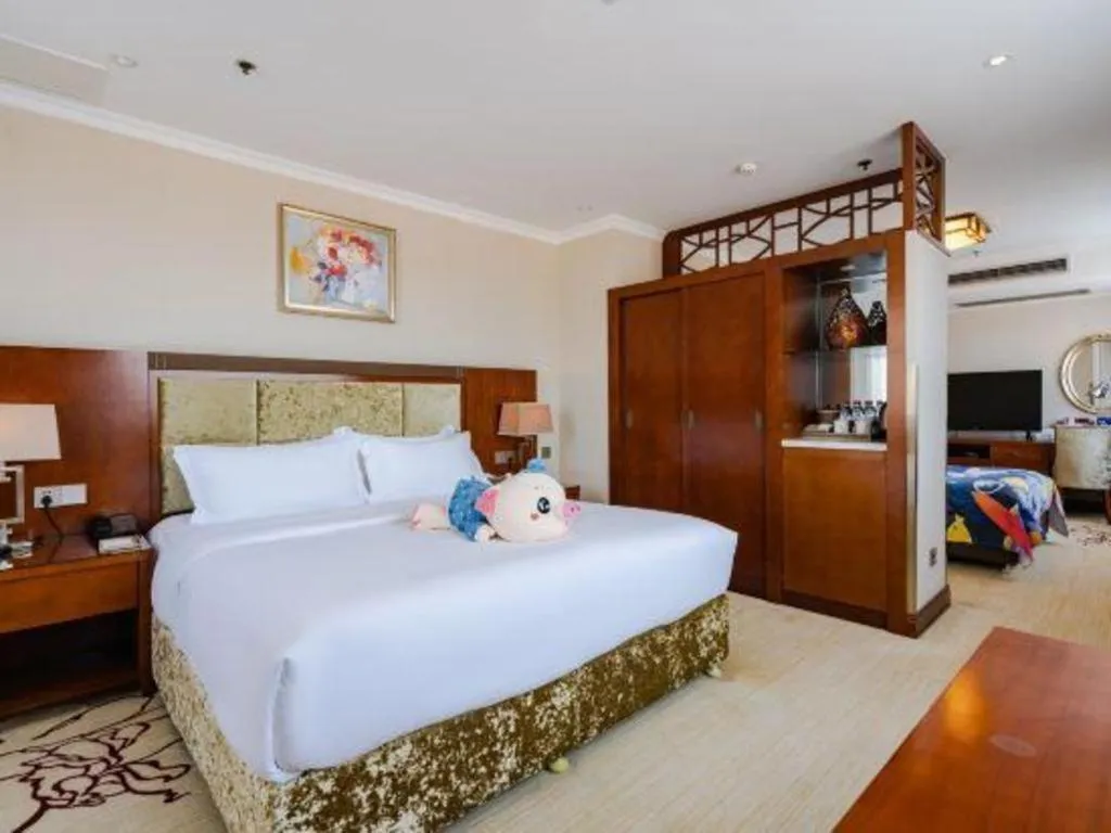 Bed in Chongqing River Romance Hotel