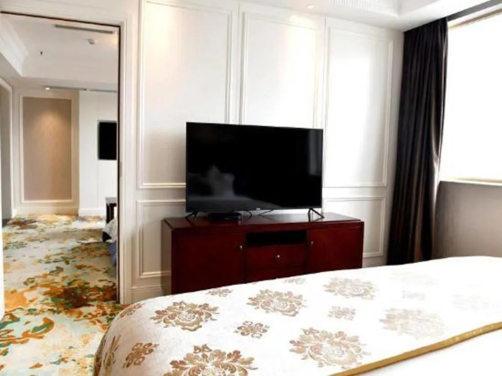 Bed in Chongqing River Romance Hotel