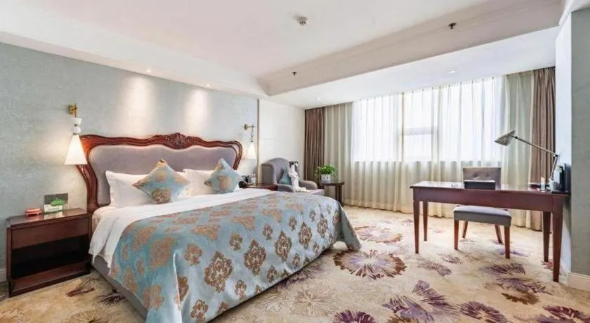 Bed in Chongqing River Romance Hotel