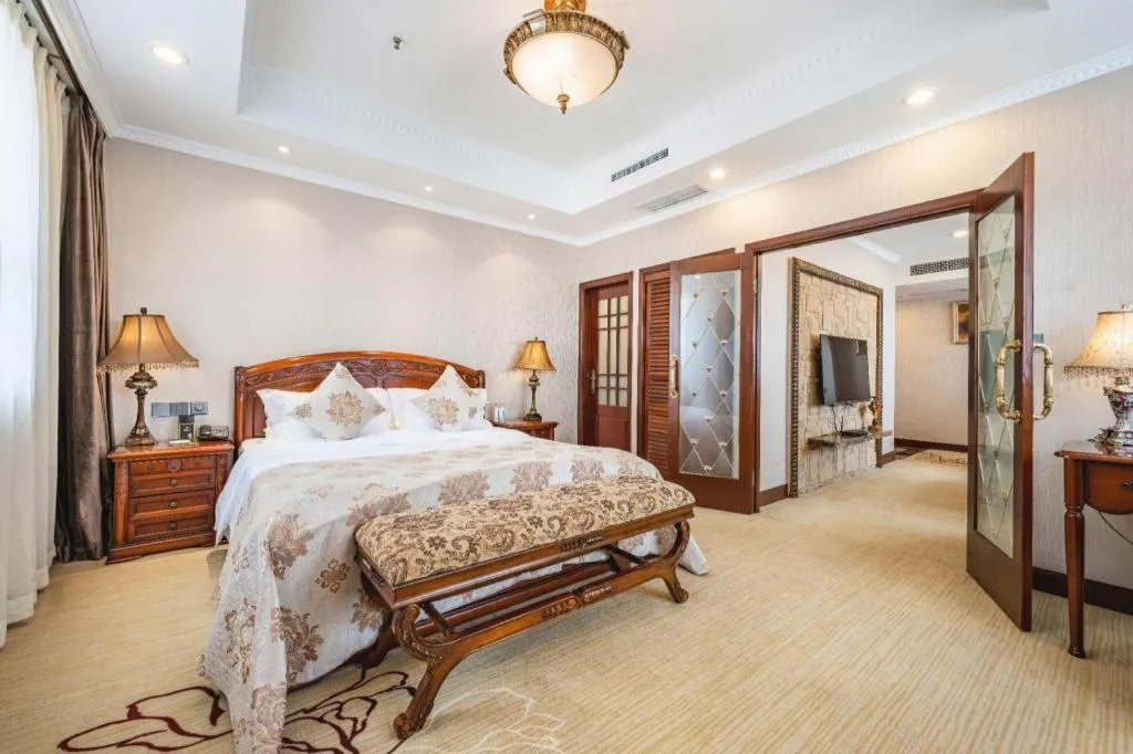 Bed in Chongqing River Romance Hotel