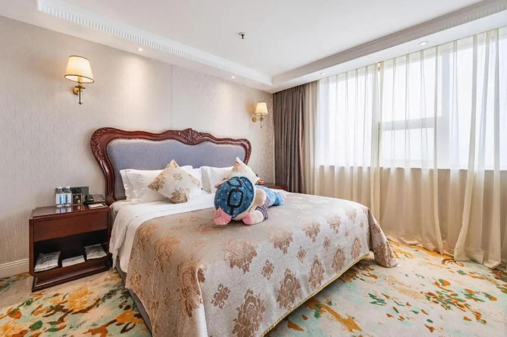 Bed in Chongqing River Romance Hotel