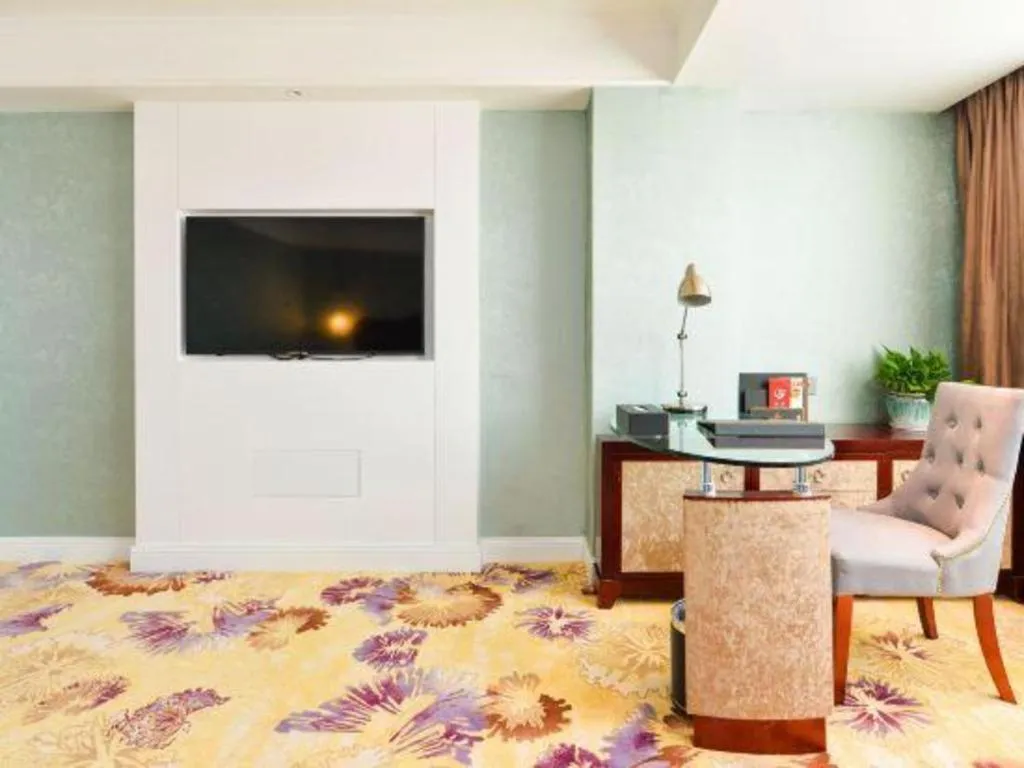 Bed in Chongqing River Romance Hotel