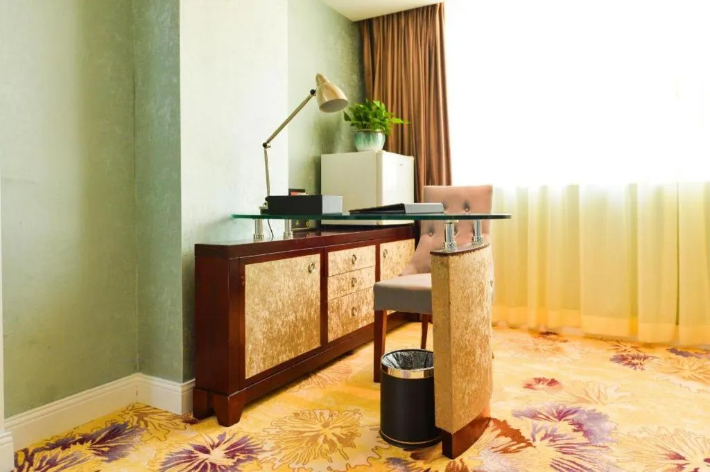 Chongqing River Romance Hotel