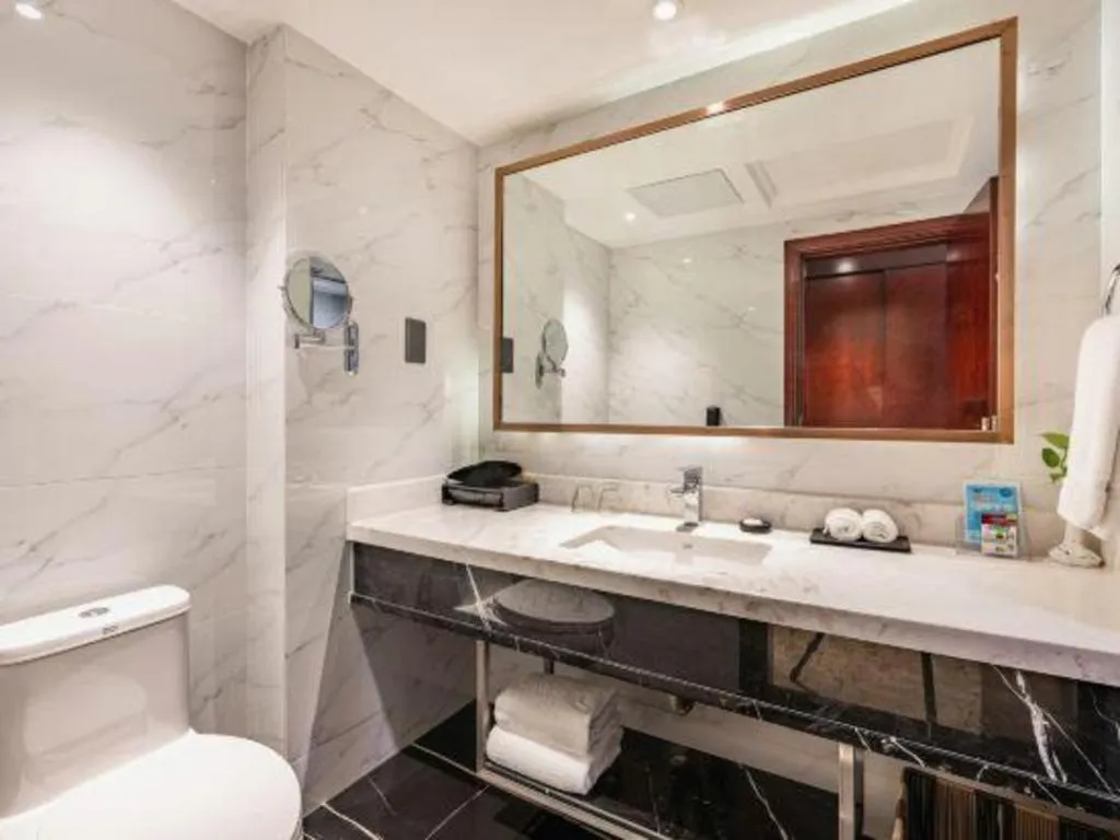 Chongqing River Romance Hotel