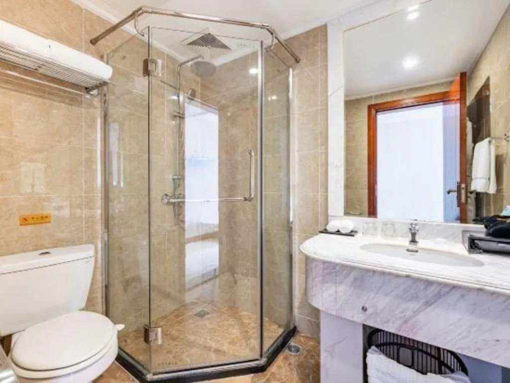 Chongqing River Romance Hotel