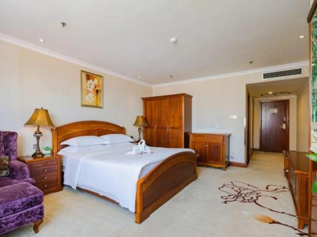 Bed in Chongqing River Romance Hotel