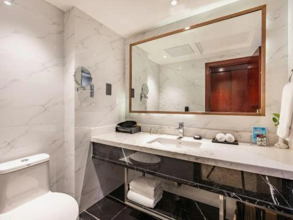 Chongqing River Romance Hotel