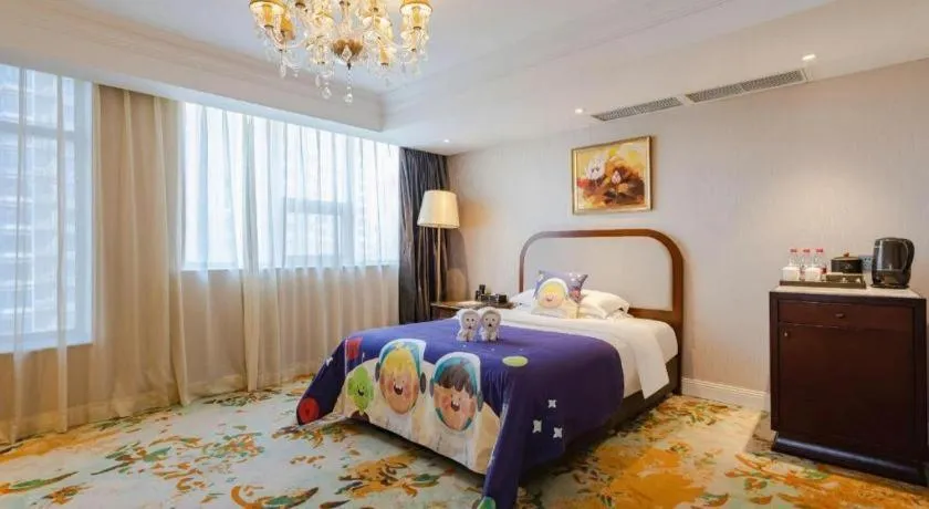 Bed in Chongqing River Romance Hotel