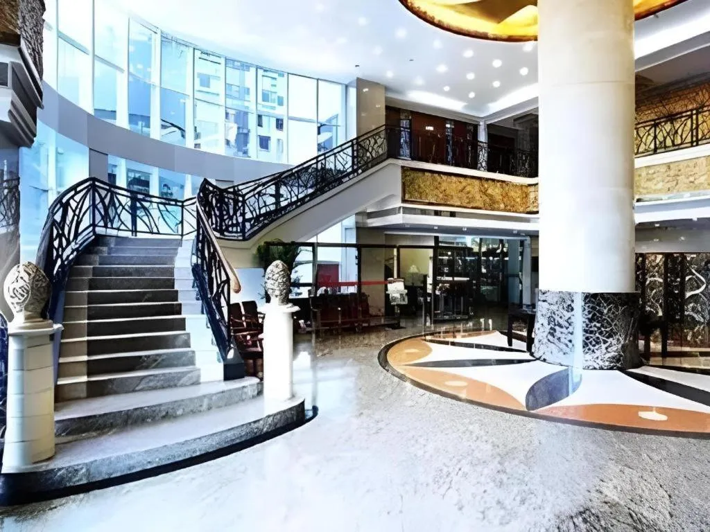 Chongqing River Romance Hotel