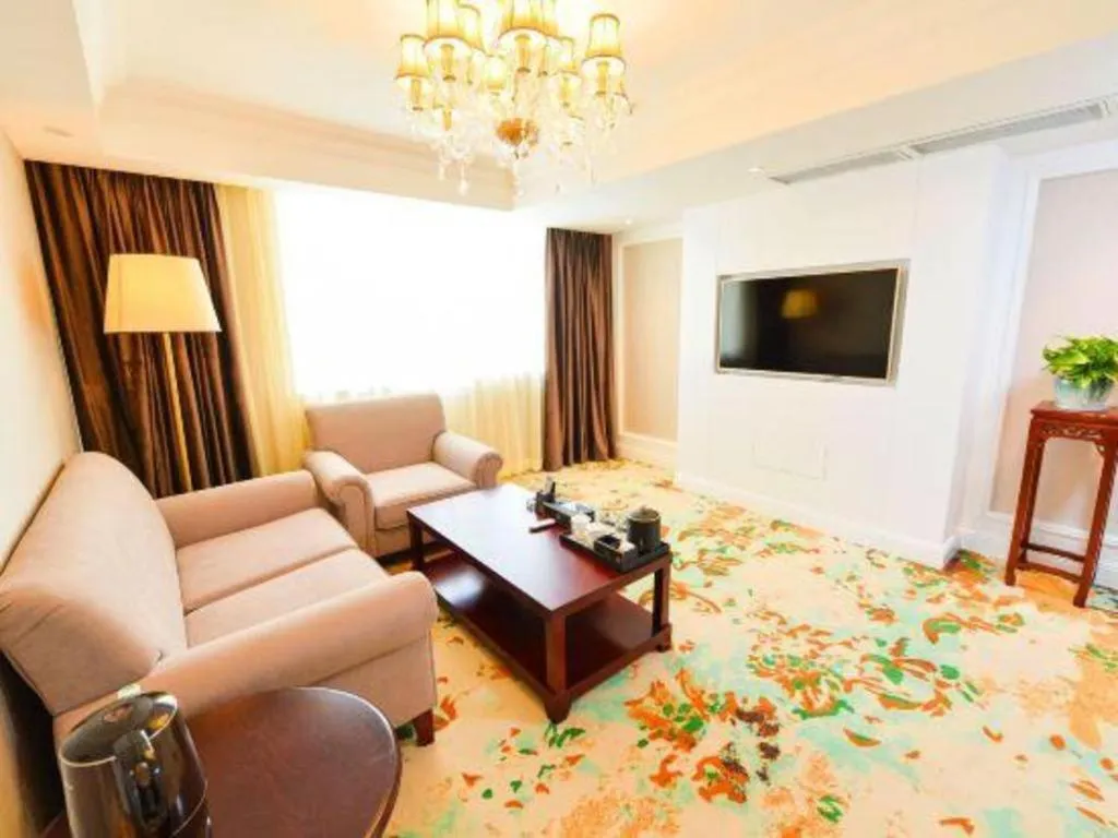 Bed in Chongqing River Romance Hotel