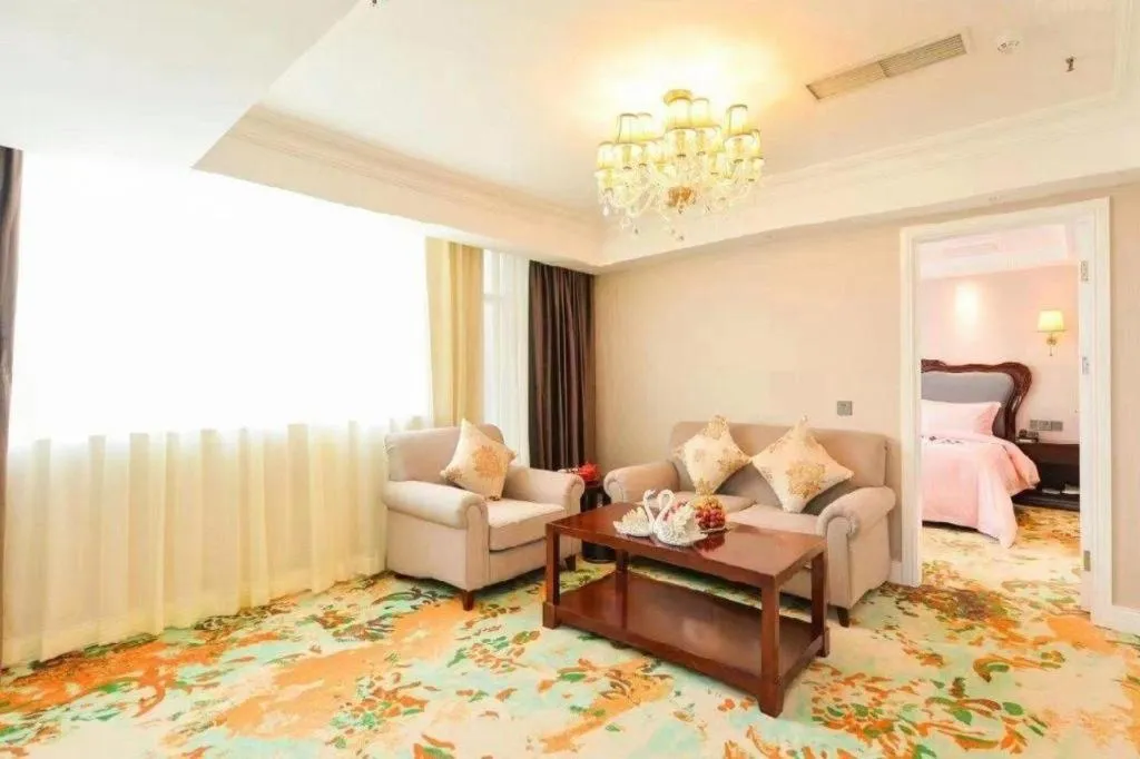 Chongqing River Romance Hotel