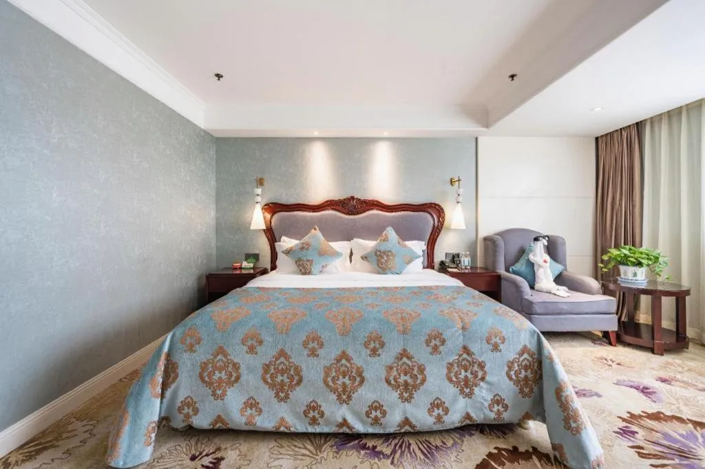 Bed in Chongqing River Romance Hotel