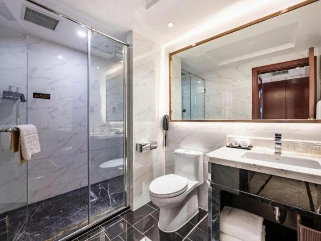 Chongqing River Romance Hotel