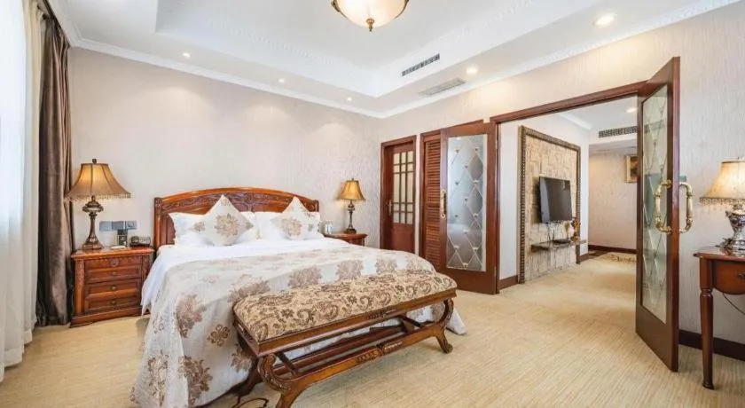 Bed in Chongqing River Romance Hotel