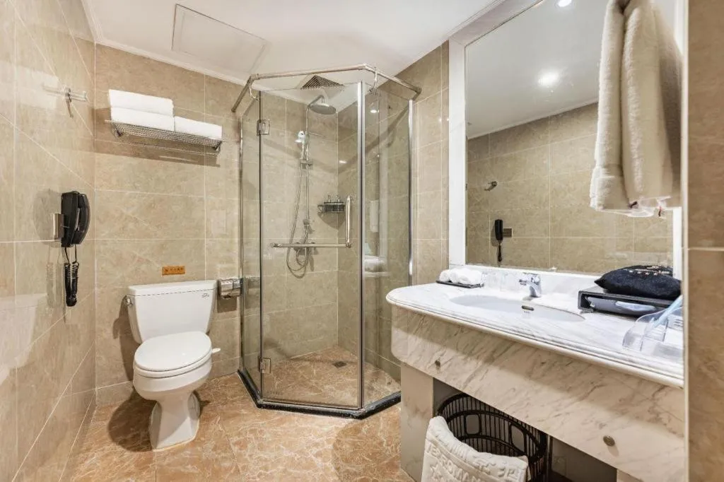 Chongqing River Romance Hotel