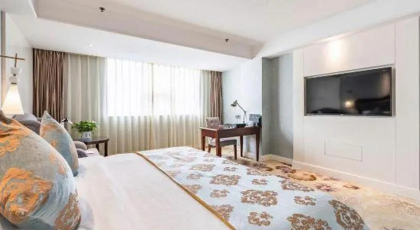 Bed in Chongqing River Romance Hotel