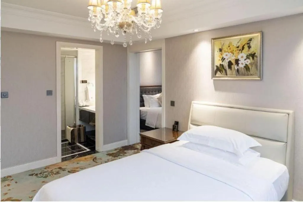 Bed in Chongqing River Romance Hotel