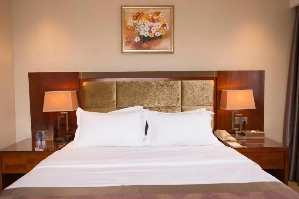 Bed in Chongqing River Romance Hotel