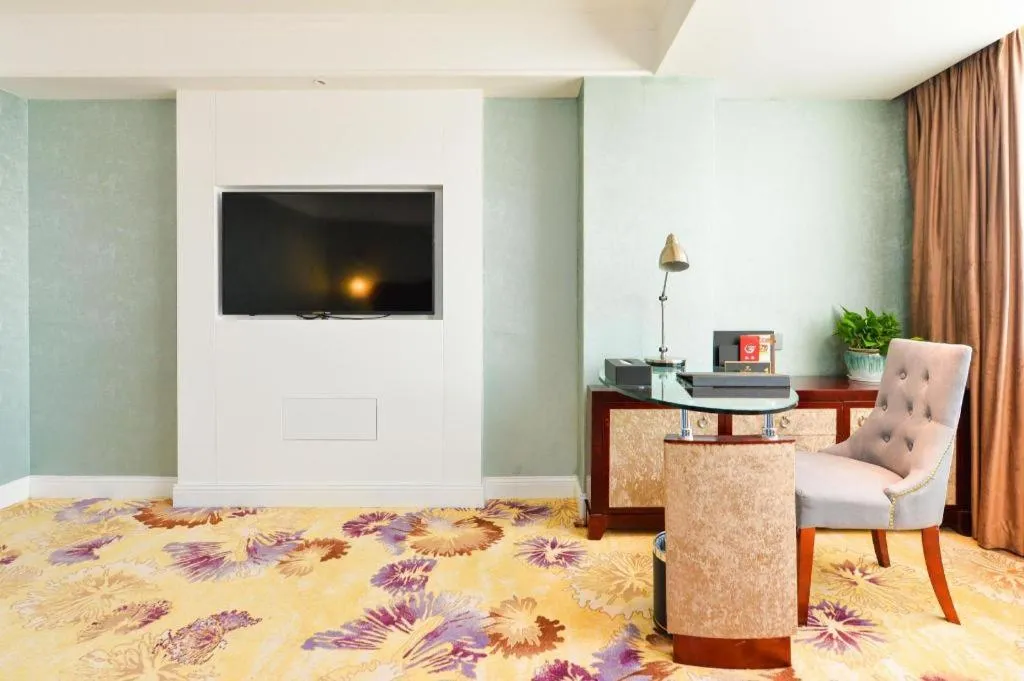 Bed in Chongqing River Romance Hotel