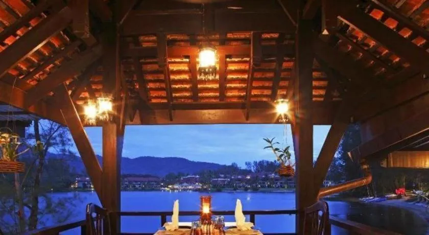 Dusit Thani Laguna Pool Villa