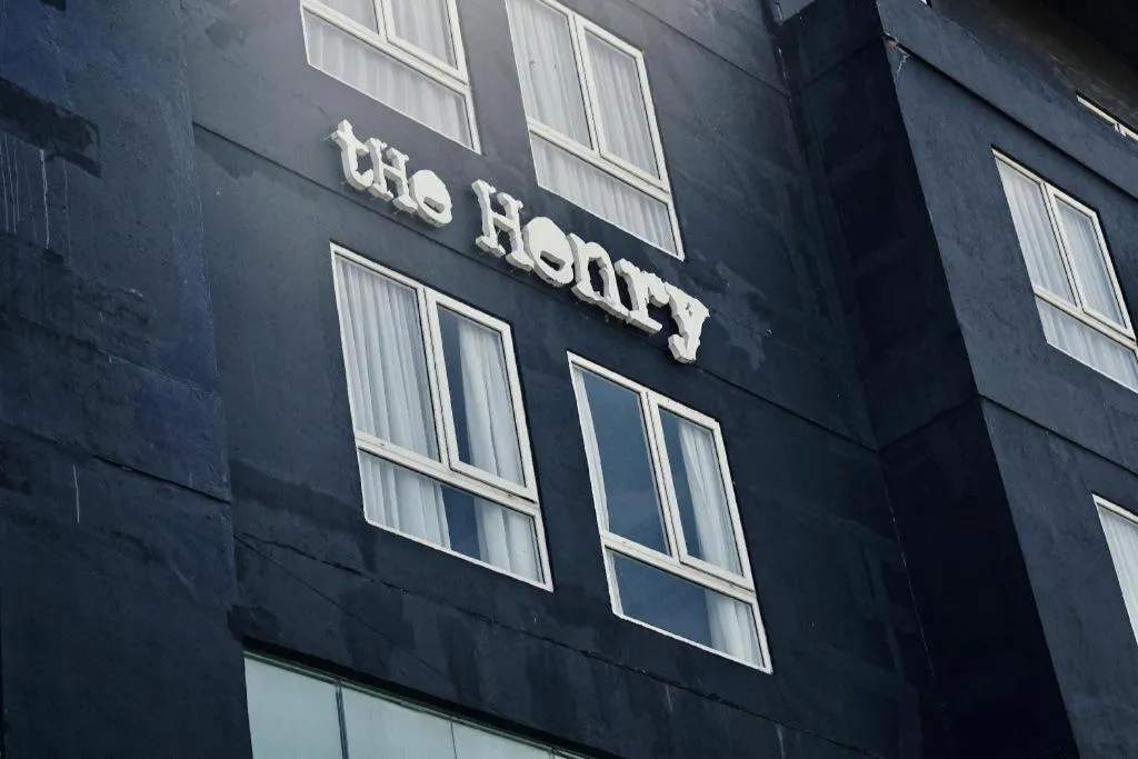 The Henry Hotel Cebu - Multi-use Hotel