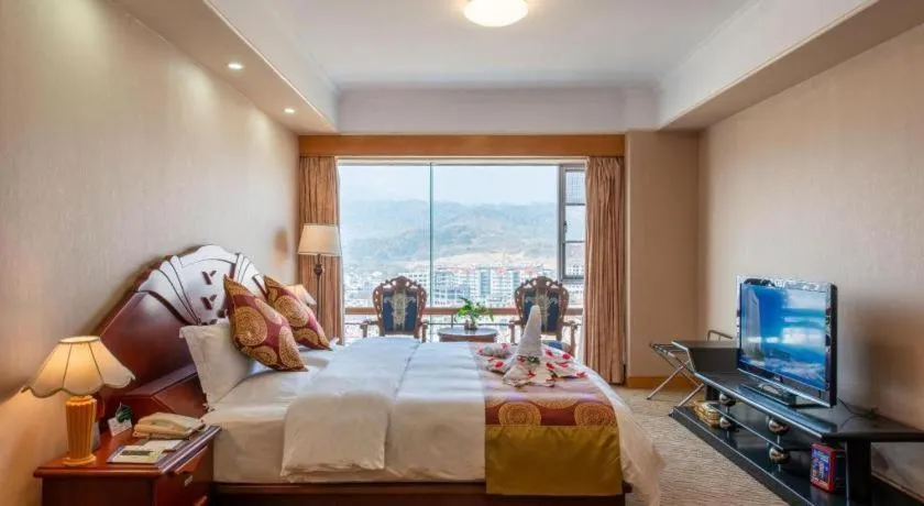 Bed in Yichang Three Gorges Project Hotel