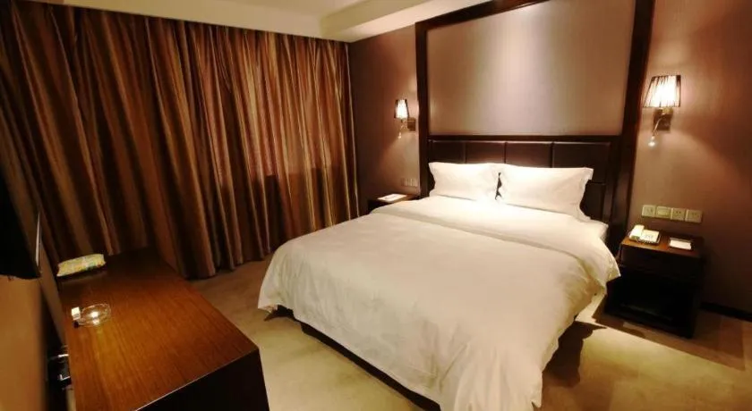 Bed in Yichang Three Gorges Project Hotel