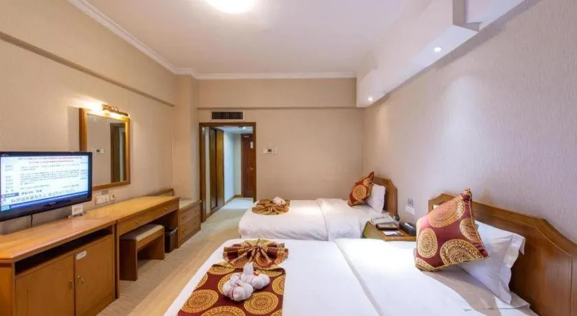 Bed in Yichang Three Gorges Project Hotel