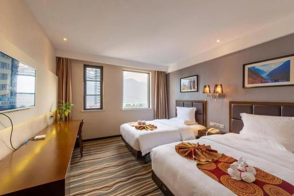 Bed in Yichang Three Gorges Project Hotel