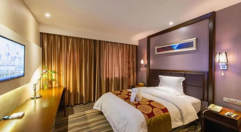 Bed in Yichang Three Gorges Project Hotel