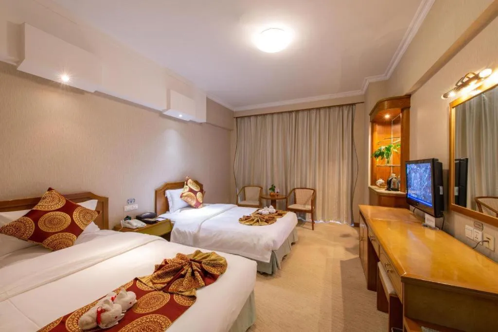 Bed in Yichang Three Gorges Project Hotel