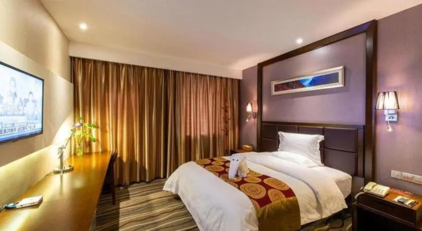 Bed in Yichang Three Gorges Project Hotel