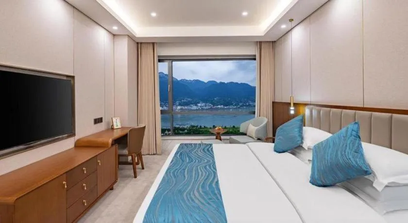 Bed in Yichang Three Gorges Project Hotel