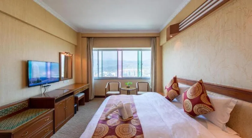 Bed in Yichang Three Gorges Project Hotel