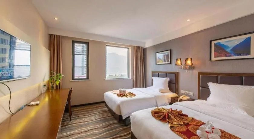 Bed in Yichang Three Gorges Project Hotel