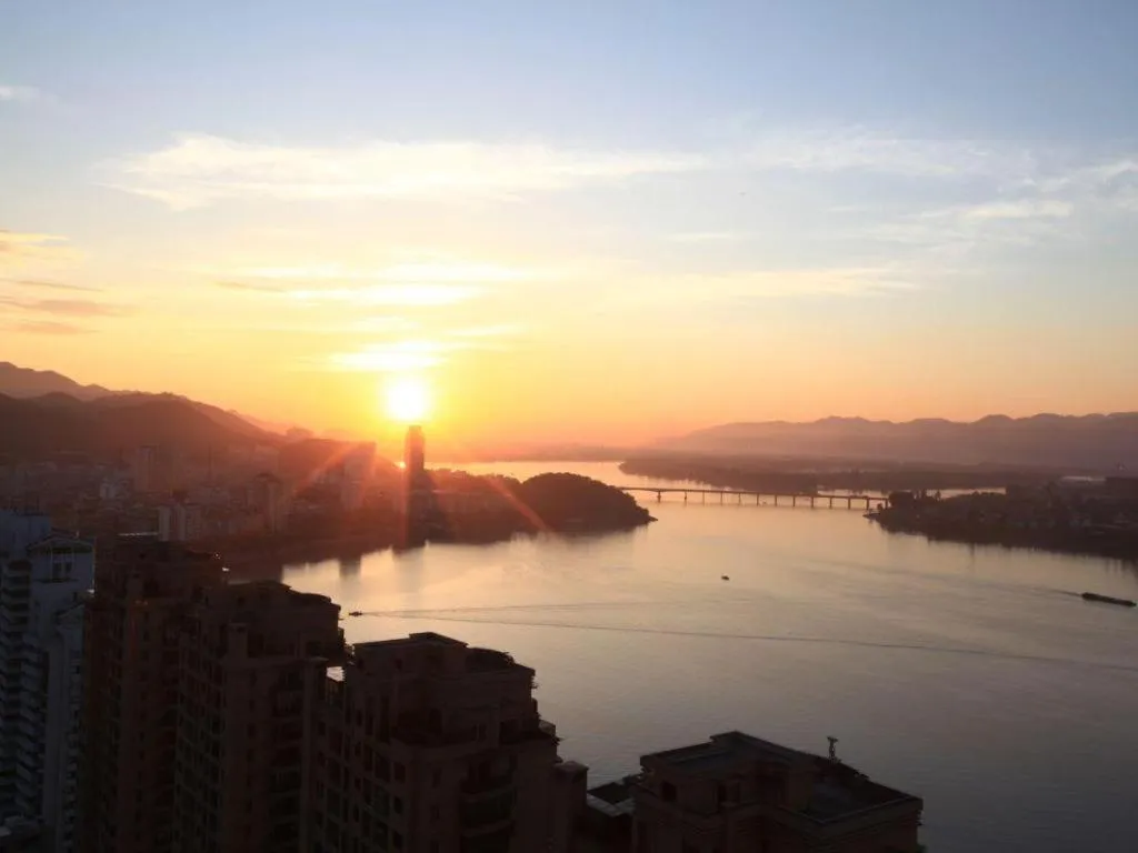 Fuyang International Trade Centre Hotel