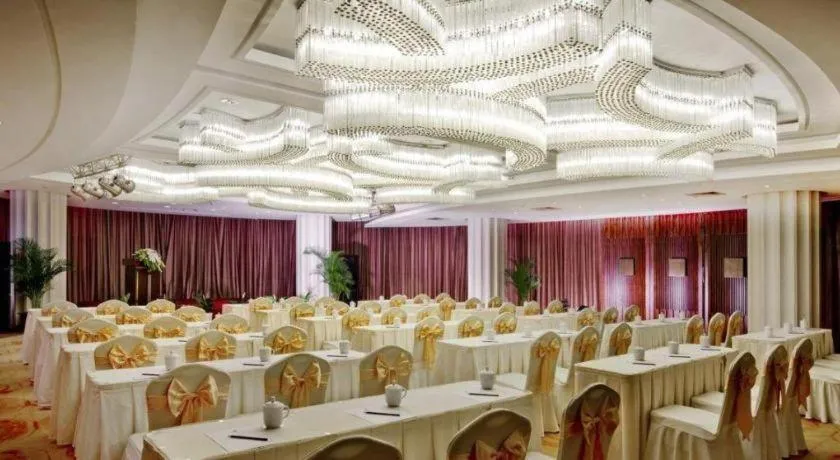 Fuyang International Trade Centre Hotel