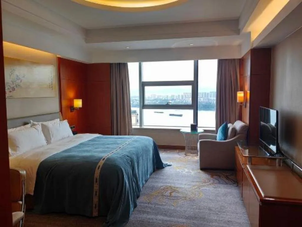Bed in Fuyang International Trade Centre Hotel