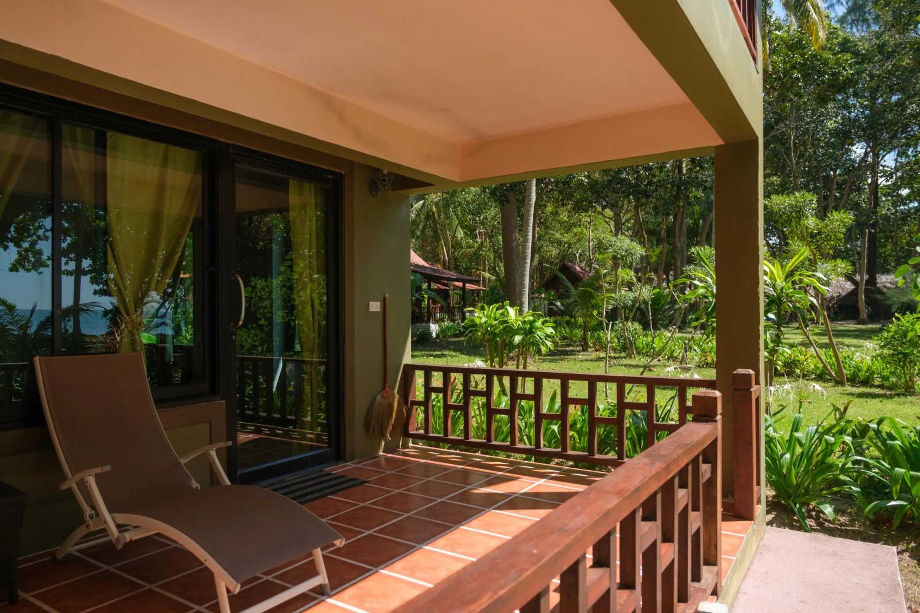 Balcony/Terrace in JOY Bungalow Resort and Restaurant