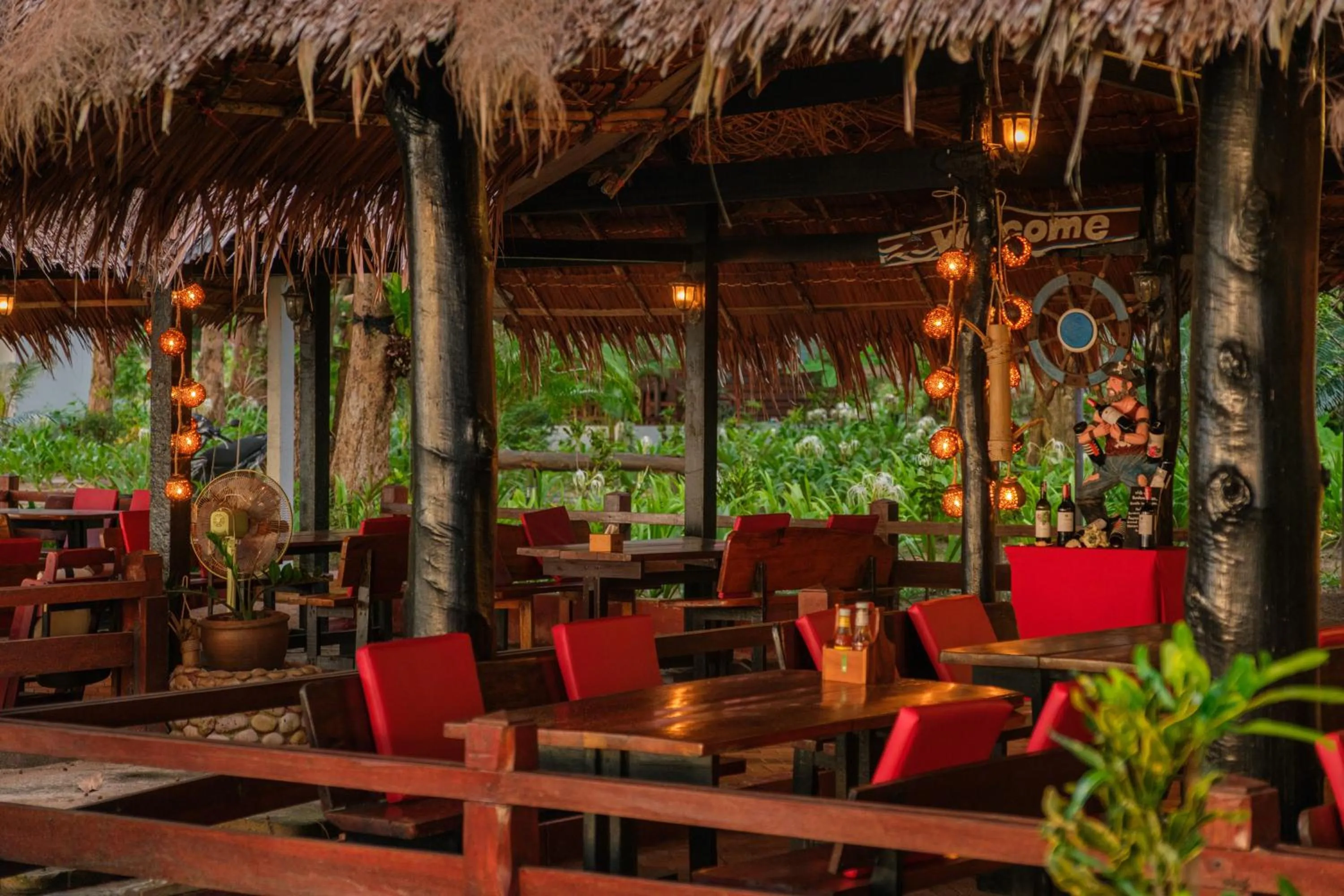 Restaurant/places to eat in JOY Bungalow Resort and Restaurant