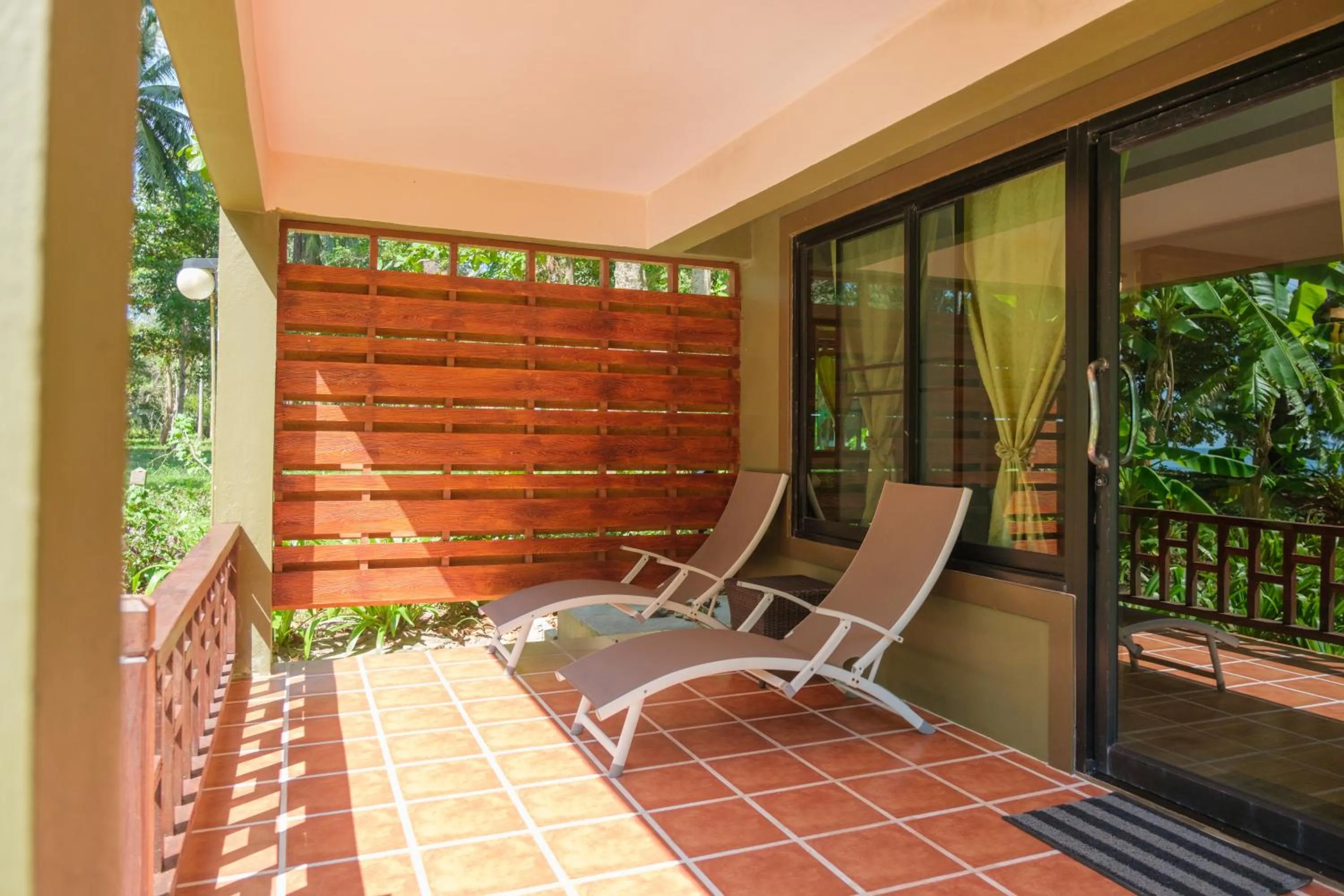 Balcony/Terrace in JOY Bungalow Resort and Restaurant
