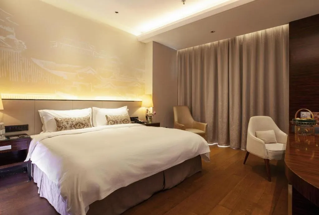 Bed in Nanjing Lakehome Hotels and Resorts