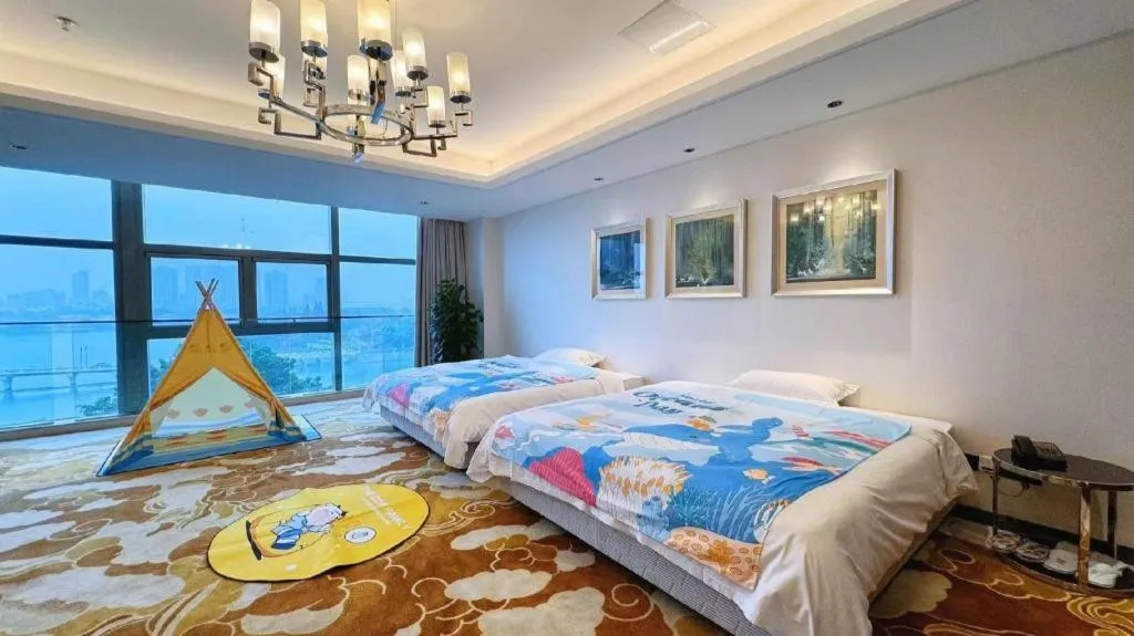Bed in Nanjing Lakehome Hotels and Resorts