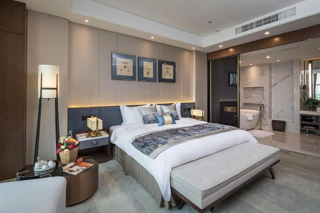 Bed in Nanjing Lakehome Hotels and Resorts