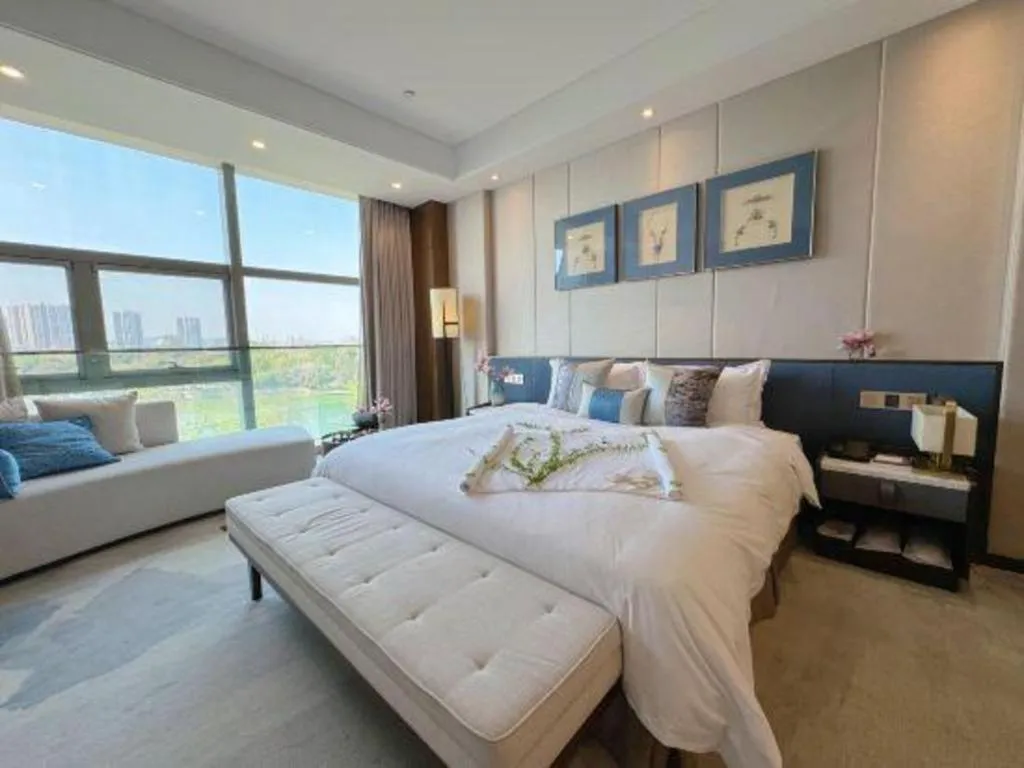 Bed in Nanjing Lakehome Hotels and Resorts