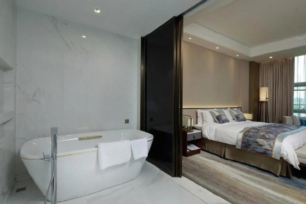 Bed in Nanjing Lakehome Hotels and Resorts