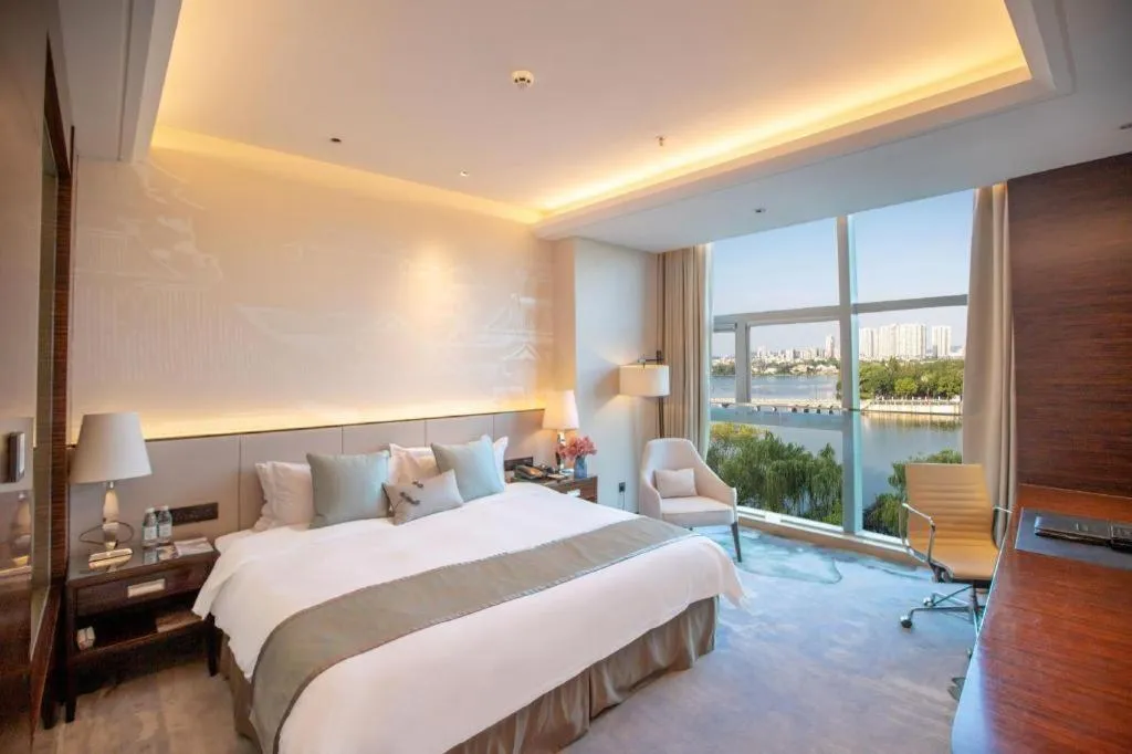 Bed in Nanjing Lakehome Hotels and Resorts