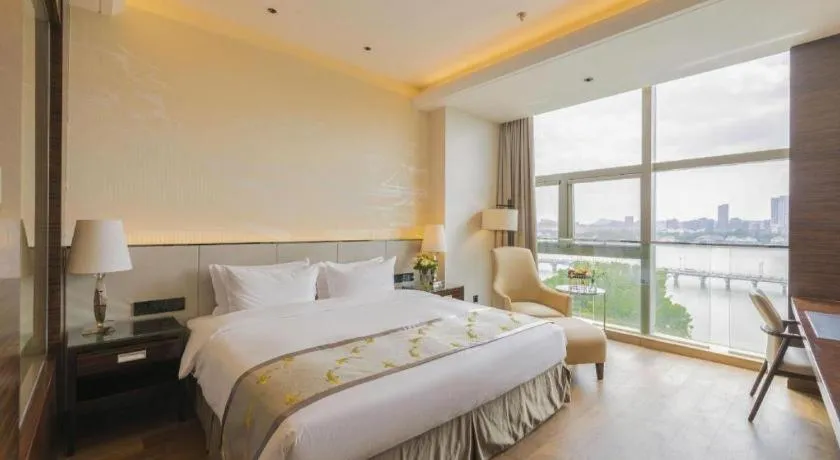 Bed in Nanjing Lakehome Hotels and Resorts