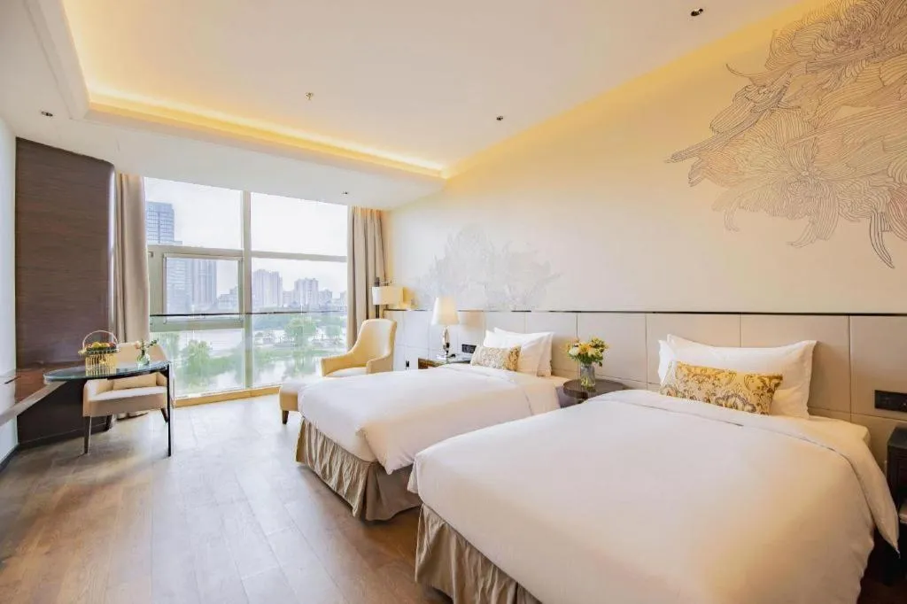 Bed in Nanjing Lakehome Hotels and Resorts