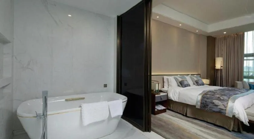 Bed in Nanjing Lakehome Hotels and Resorts